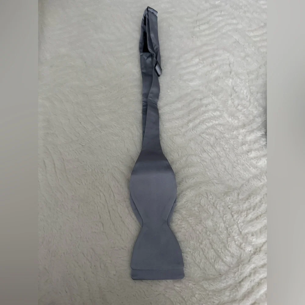 Pronto Uomo Silver Silk Bow Tie
